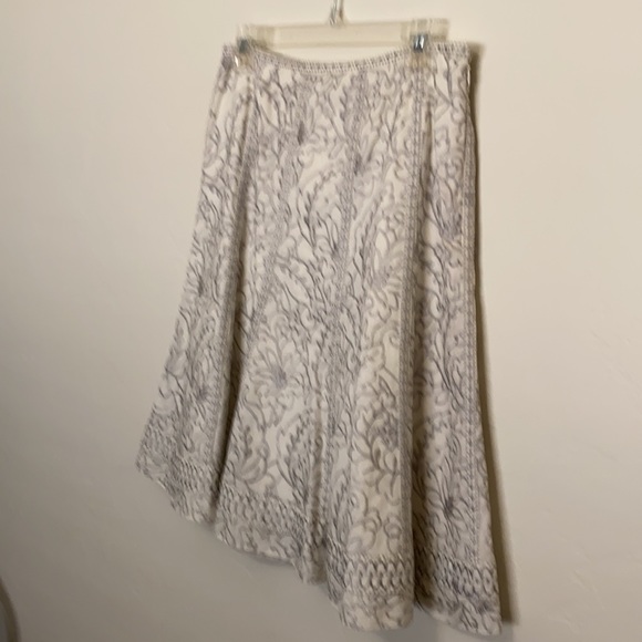 Peter Nygard Skirt - Picture 3 of 10